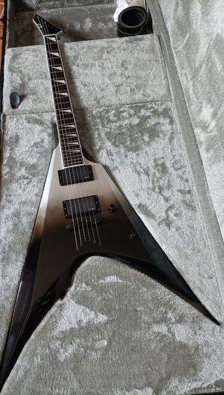 Guitarra ESP Arrow E-II