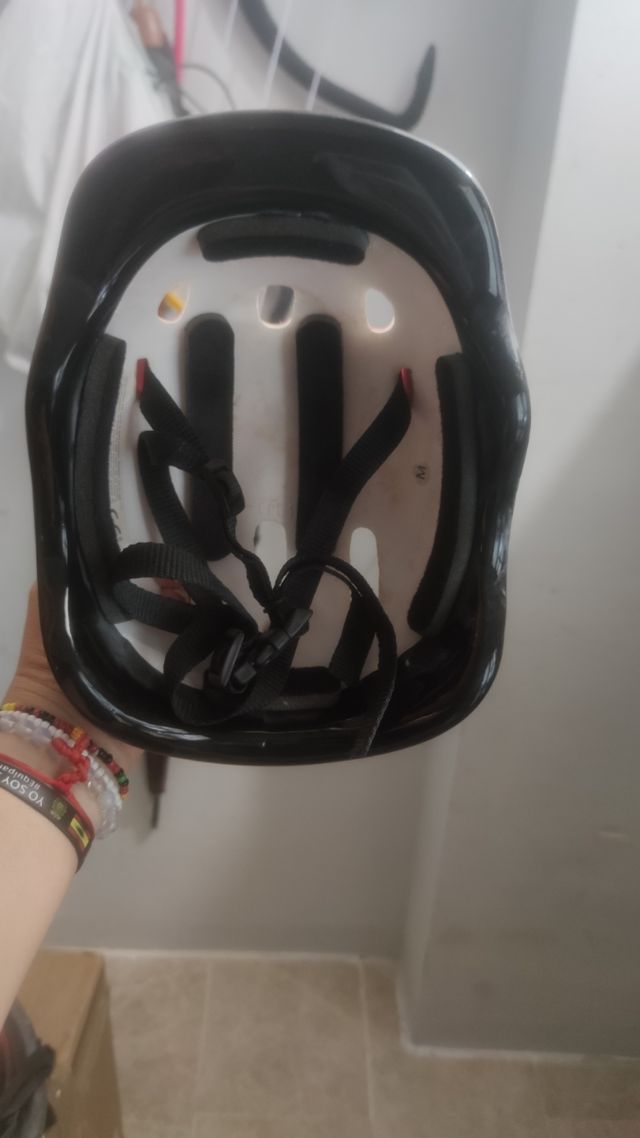 Casco bici niña rosa mariposas
