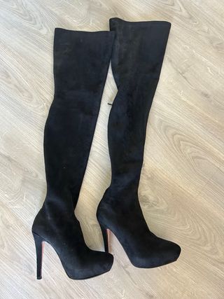 Botas altas ante negras