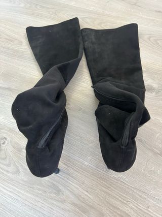 Botas altas ante negras