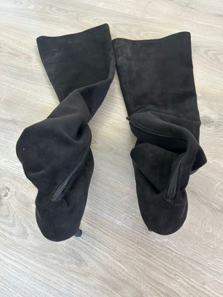 Botas altas ante negras