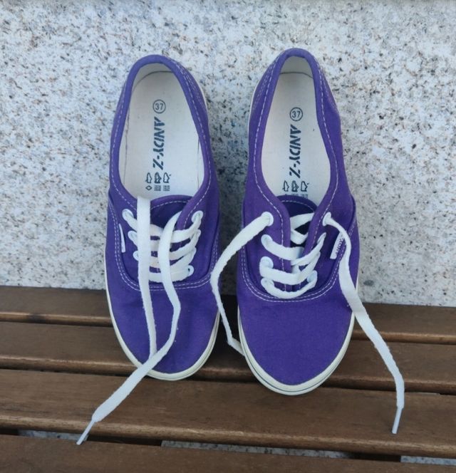 Depoetivas chica 37 de Andy Z - Moradas