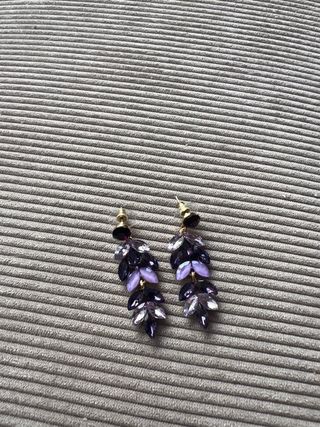 Pendientes hojas moradas