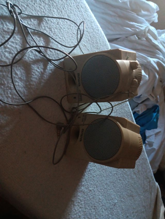 Altavoces Genius beige