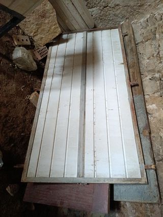 Puerta metálica 