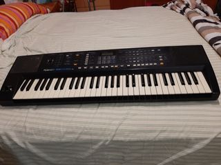 Roland E-35 Piano.