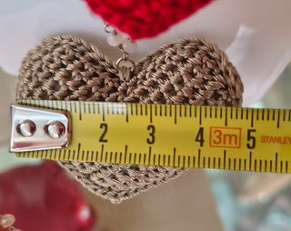 Collana cuore all'uncinetto beige