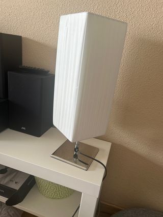 Lámpara de mesa blanca - metal
