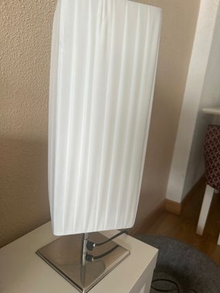Lámpara de mesa blanca - metal