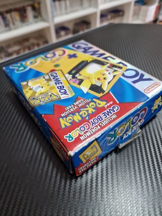 Game Boy Color + Pokémon Amarillo