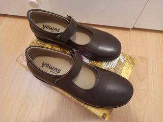 Zapatos colegiales de Piel a estrenar. Talla 37.