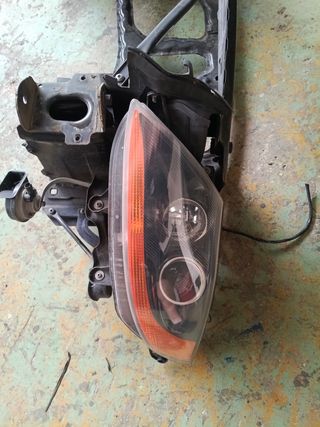 Frente BMW Z4 e85 con Faros Halógenos