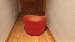 Puff Ikea rojo giratorio