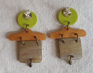 Pendientes arcilla polimérica dorados y verdes