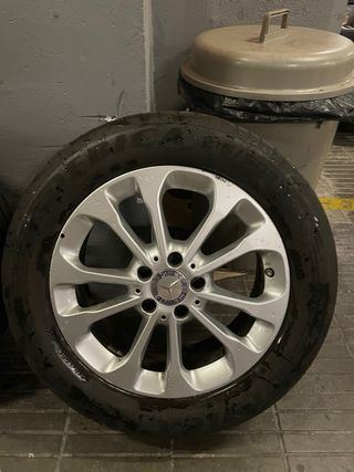 Llantas Mercedes 17" con neumáticos debica