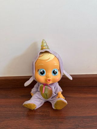 1 Muñeca Lloronaa con dos trajes Reno & Unicornio