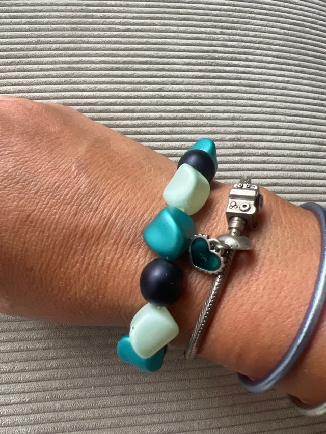 Pulsera cuentas verdes y azules