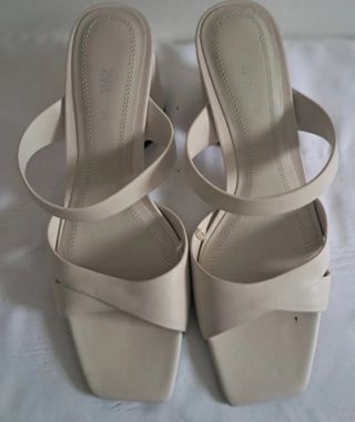 Sandalias Zara beige tacón 37