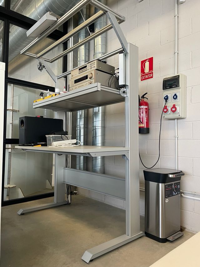 Banco trabajo para linea montaje