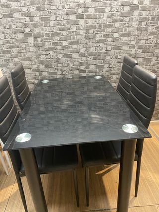MESA DE COMEDOR DE CRISTAL + 4 SILLAS NUEVA 