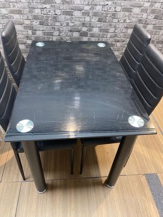 MESA DE COMEDOR DE CRISTAL + 4 SILLAS NUEVA 
