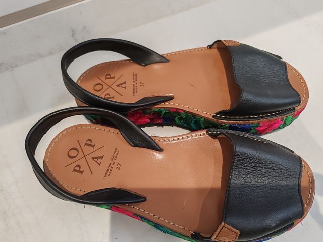 Menorquinas Popa negras-multicolor, talla 37