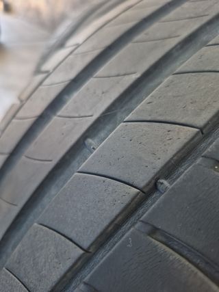 Pareja neumáticos Michelin 225/50R18 95V