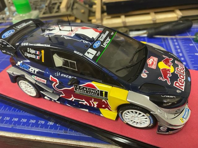 ixo model Ford Fiesta WRC Red Bull scala 1:24 