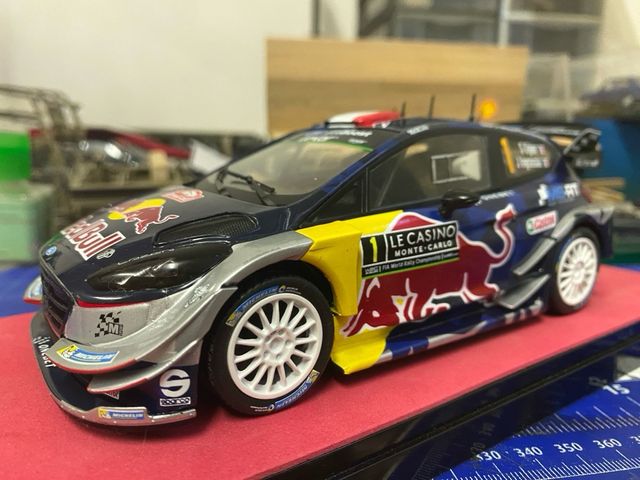 ixo model Ford Fiesta WRC Red Bull scala 1:24 