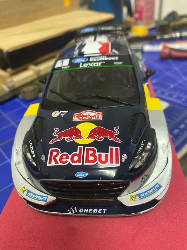 ixo model Ford Fiesta WRC Red Bull scala 1:24 