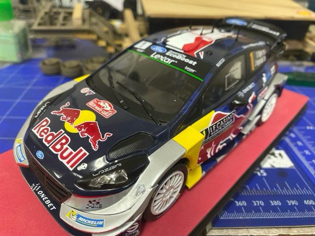 ixo model Ford Fiesta WRC Red Bull scala 1:24 
