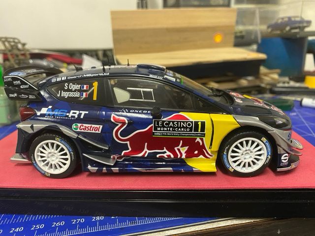ixo model Ford Fiesta WRC Red Bull scala 1:24 