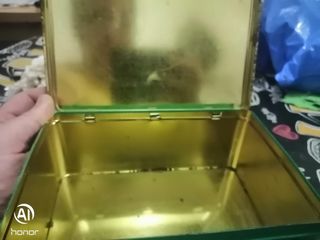 Latas vintage ColaCao y Botones