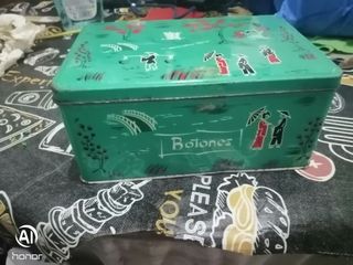 Latas vintage ColaCao y Botones