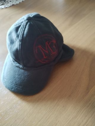 Visera con orejeras cálidas