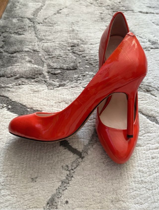 Zapatos rojos Vince Camuto
