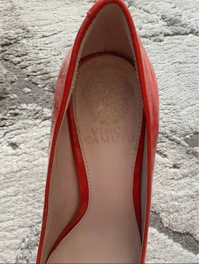 Zapatos rojos Vince Camuto
