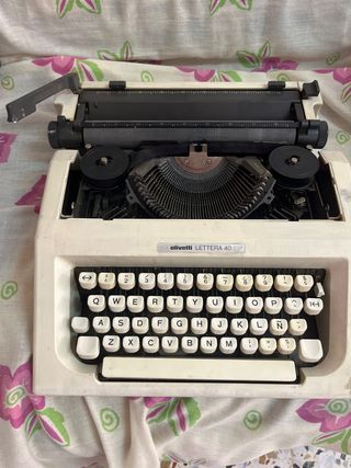 Olivetti Lettera 40 - Máquina de escribir