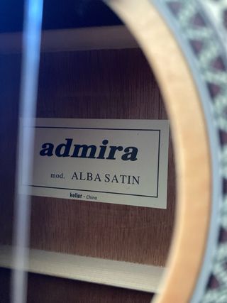 Guitarra clásica Admira Alba Satin en estado impec