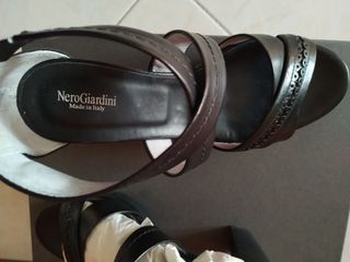 Sandali per l'estate - Nero Giardini