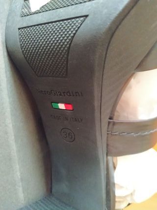Sandali per l'estate - Nero Giardini