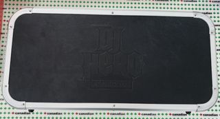 Mesa DJ Hero Renegade + juego PlayStation 3