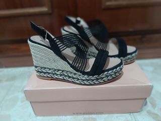 Sandalias cuña negras nº37