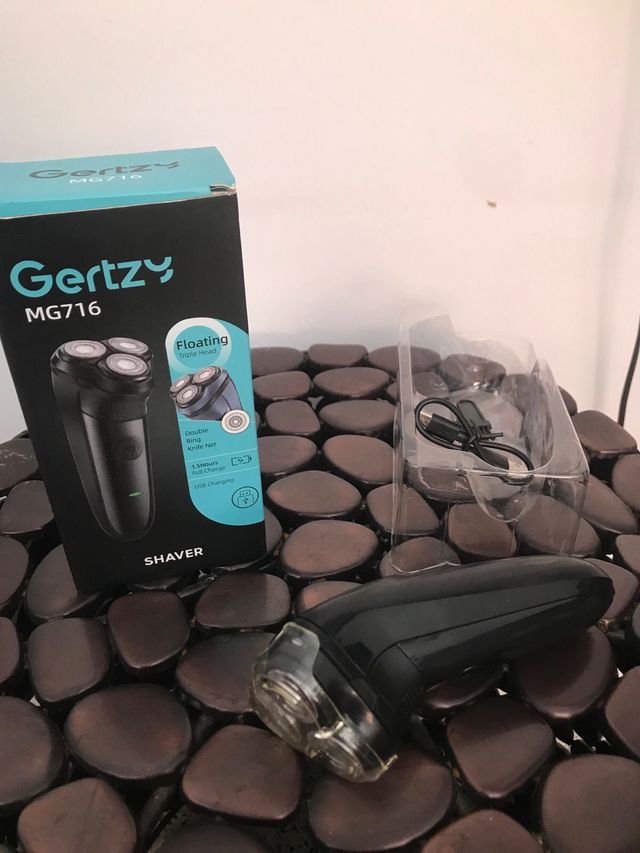 Productos nuevos: inflador, lampara, afeitadora 