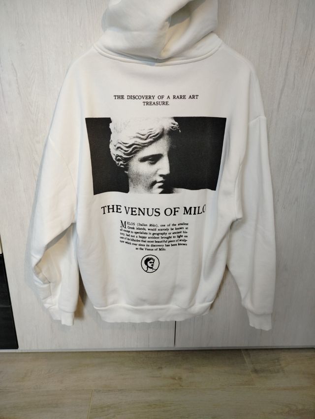 Sudadera blanca Pull&Bear Venus Milo