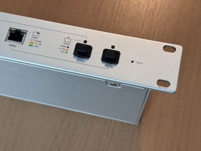 Ubiquiti USG-PRO-4 - Gateway de Segurança