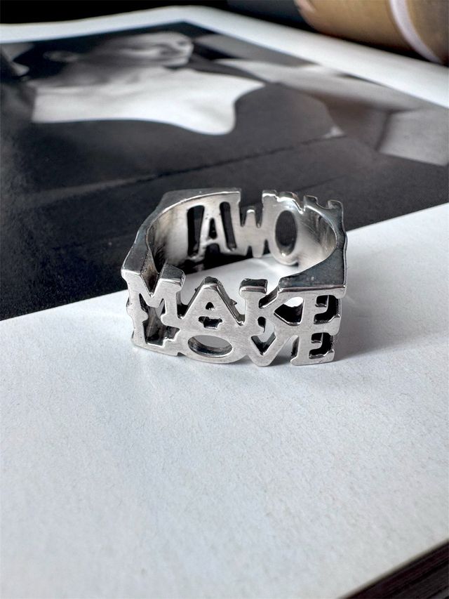 Anel em prata 'Makelove-Nowar'