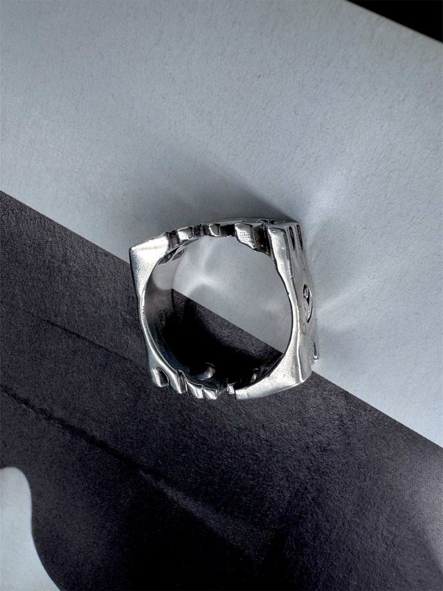 Anel em prata 'Makelove-Nowar'