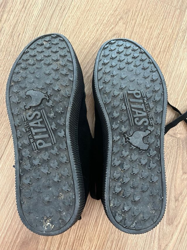 Zapatillas Pitas negras talla 39
