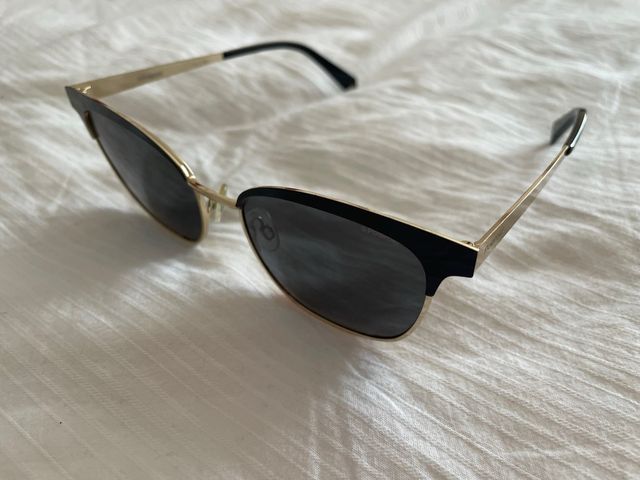 Gafas Polaroid - Negras y Doradas